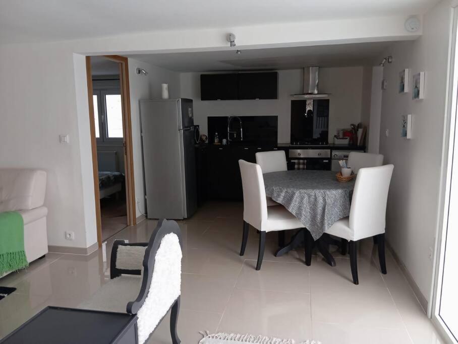 Appartement Cosy Avec Jardin Vaux-Sur-Seine Exterior foto